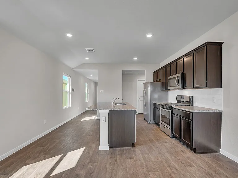 585 Apache Plum Dr — Photo 22