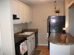 16 Balmoral St UNIT 101, Andover, MA 01810