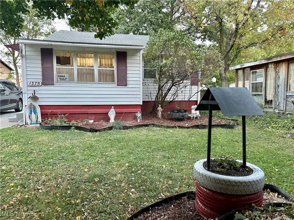 1375 E 219th St, Euclid, OH 44117