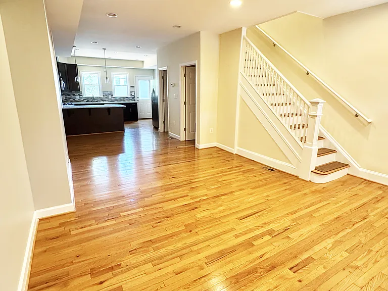408 Delafield Pl NW — Photo 4