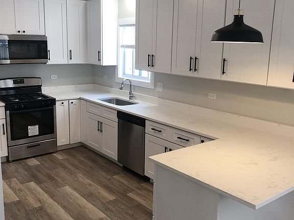 3rd image of 5642 N Maplewood Ave #2