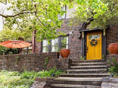 5714 Main St, Kansas City, MO, 64113