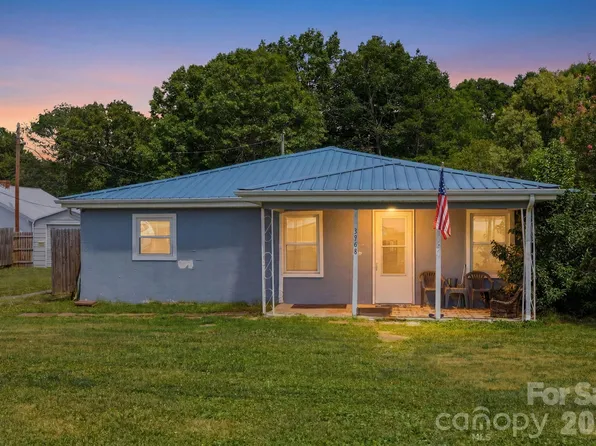 3948 Main Avenue Dr NW, Hickory, NC 28601