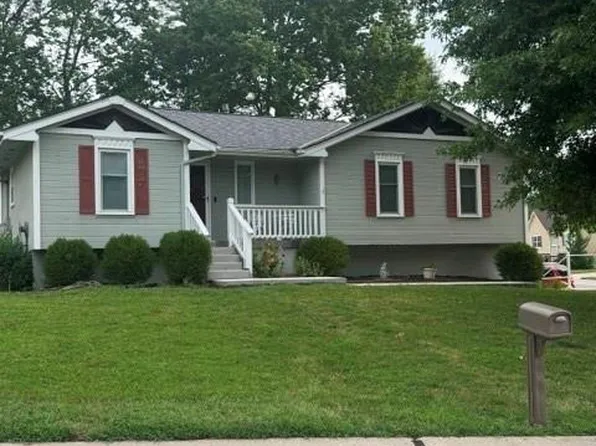 320 Regency Park St, Kearney, MO 64060