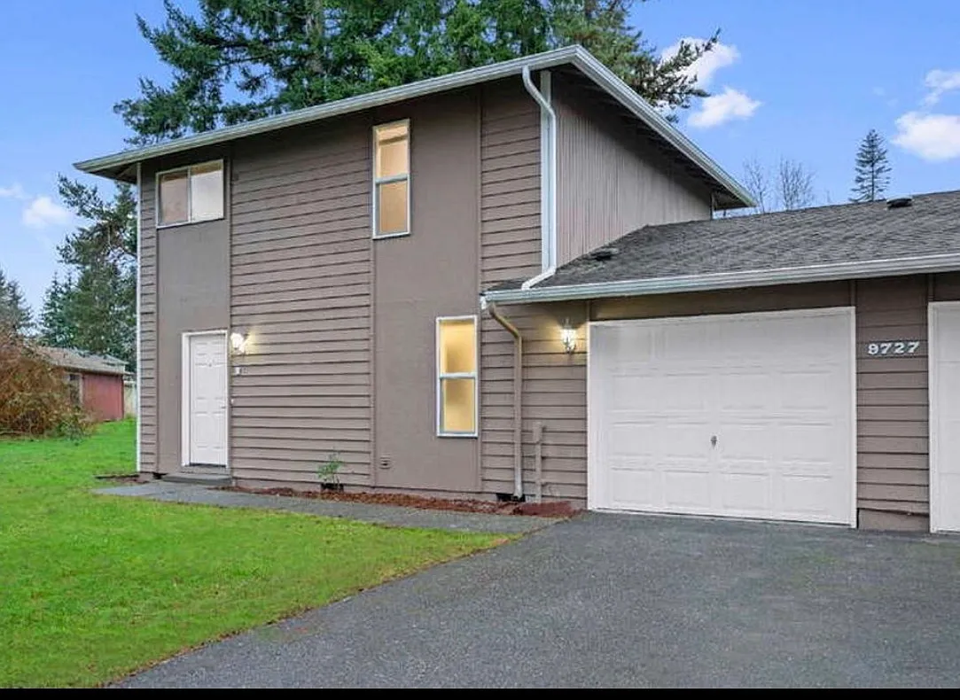 3 bed, 1.5 bath, 1152 sqft, $2,500 — Photo 1