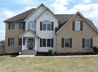 102 Emerald Heights Dr, Fishersville, VA 22939