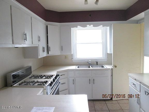 3rd image of 2118 Waldron St SW