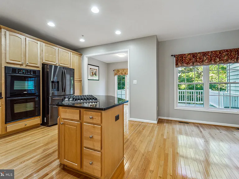 4858 Lee Hollow Pl — Photo 6
