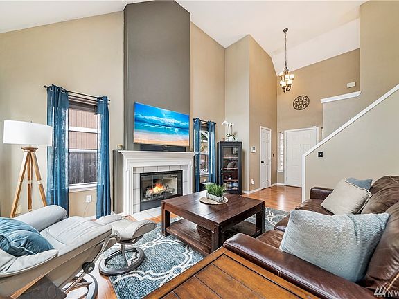 5th image of 4413 Avonlea Dr SE