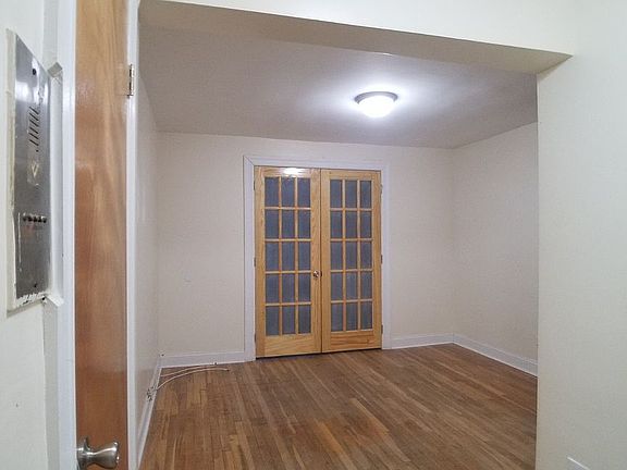 3rd image of 985 Ocean Ave APT 6D