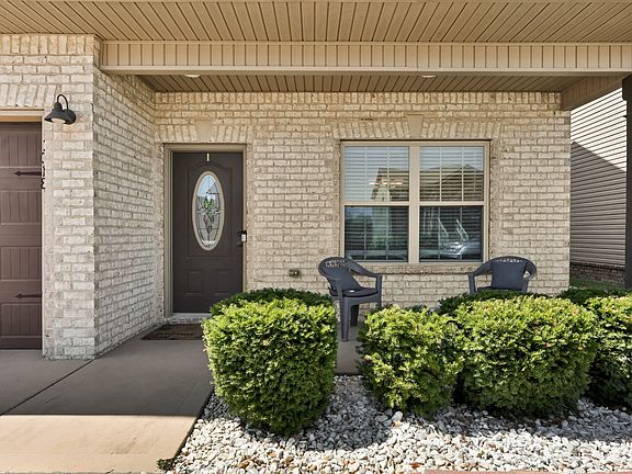 2nd image of 1018 Shirley Dr