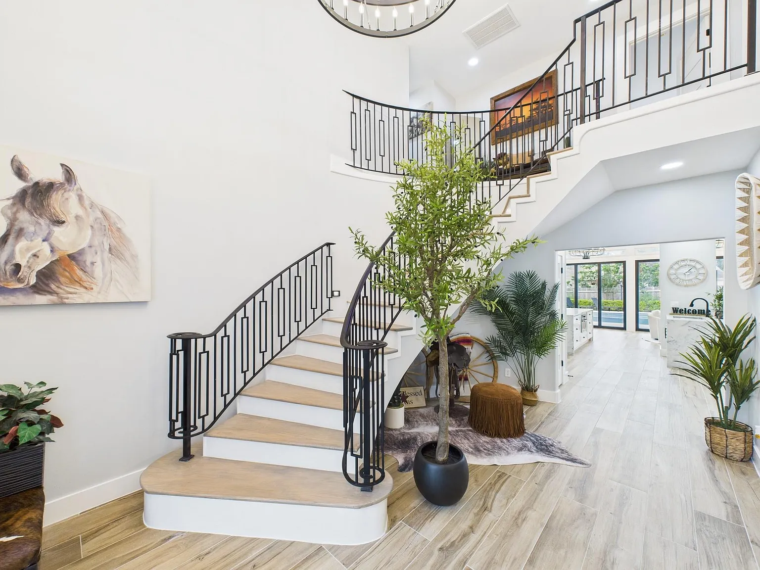 7 bed, 7.5 bath, 4839 sqft, $18,000 — Photo 2