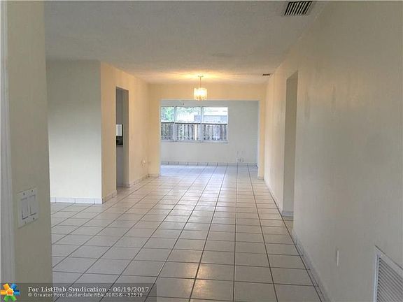 4th image of 11821 NW 31st St
