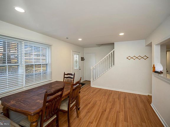 3rd image of 11 Cherry Laurel Dr