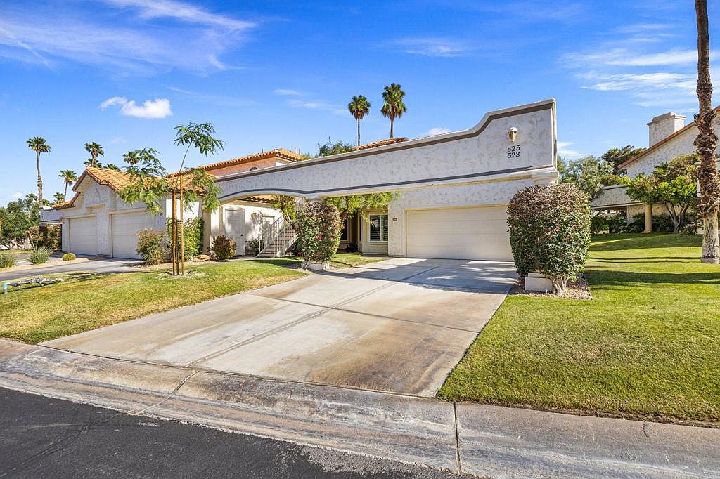 523 Desert Falls Dr N