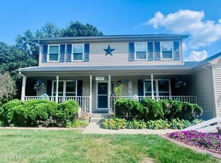 745 Rolling Hills Rd, Vine Grove, KY 40175