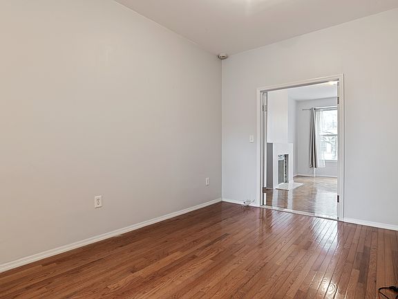 2nd image of 484 Macdonough St #2