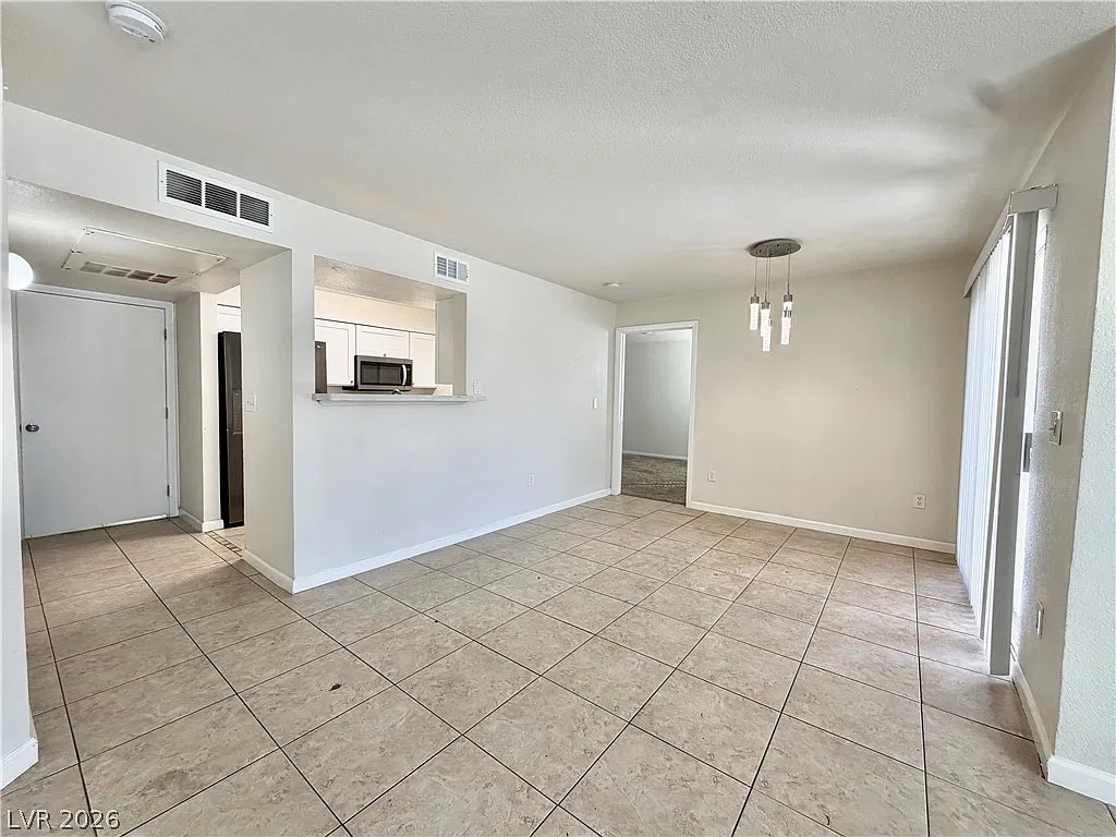 2 bed, 2.0 bath, 1042 sqft, $1,450 — Photo 2