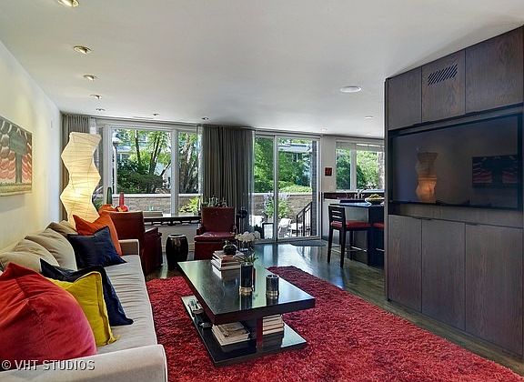4th image of 82 W Schiller St #82