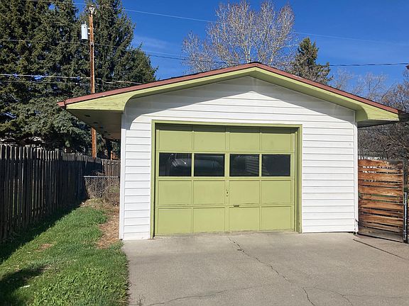 Detached Garage