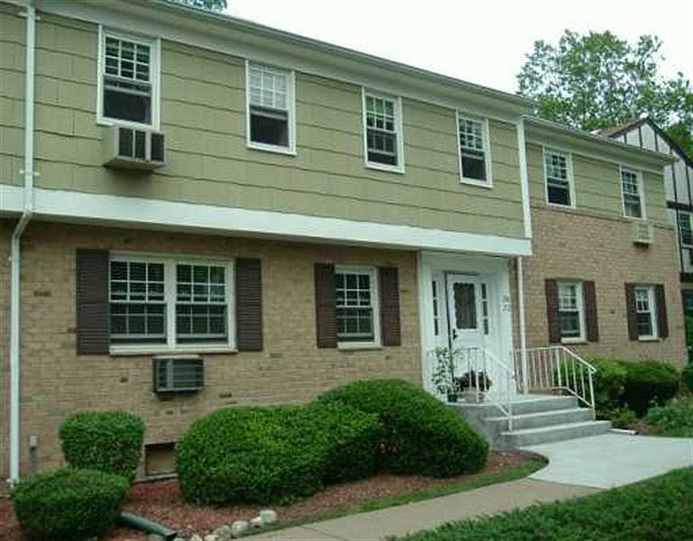 1st image of 206 Parkside Dr