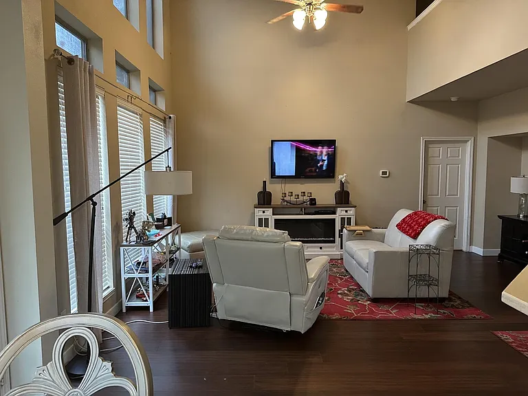 9322 Meadow Ford Ct — Photo 7