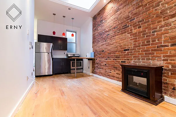 Rented by ERNY LLC | media 3