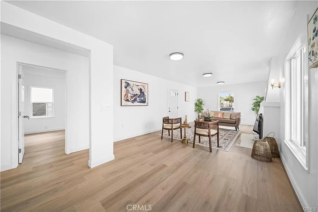 3 bed, 1577 sqft, $5,500 — Photo 2