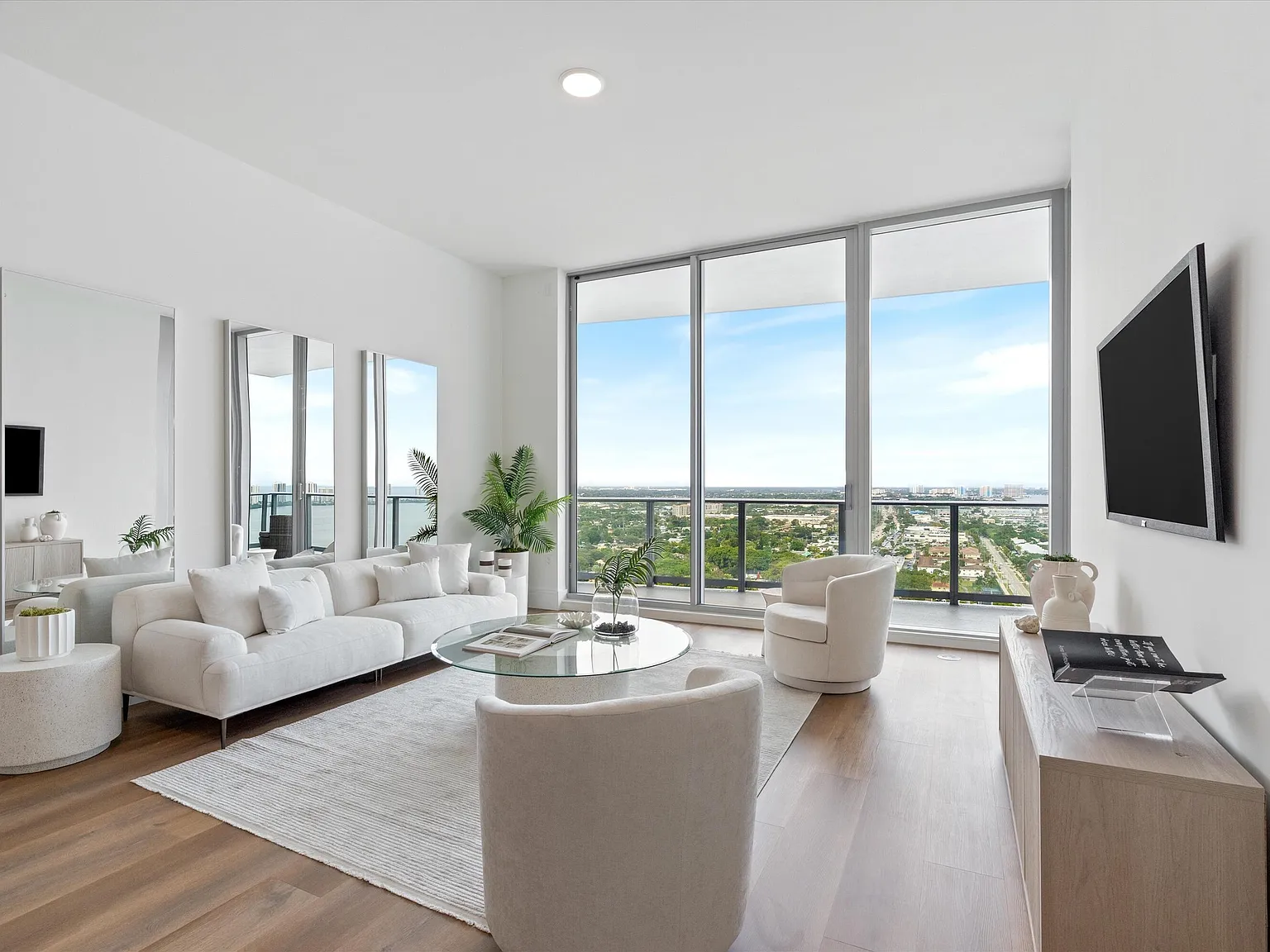 2 bed, 2.5 bath, 1505 sqft, $7,500 — Photo 4