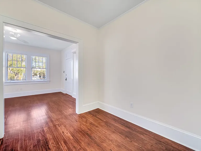 2115 W Hills Ave — Photo 44