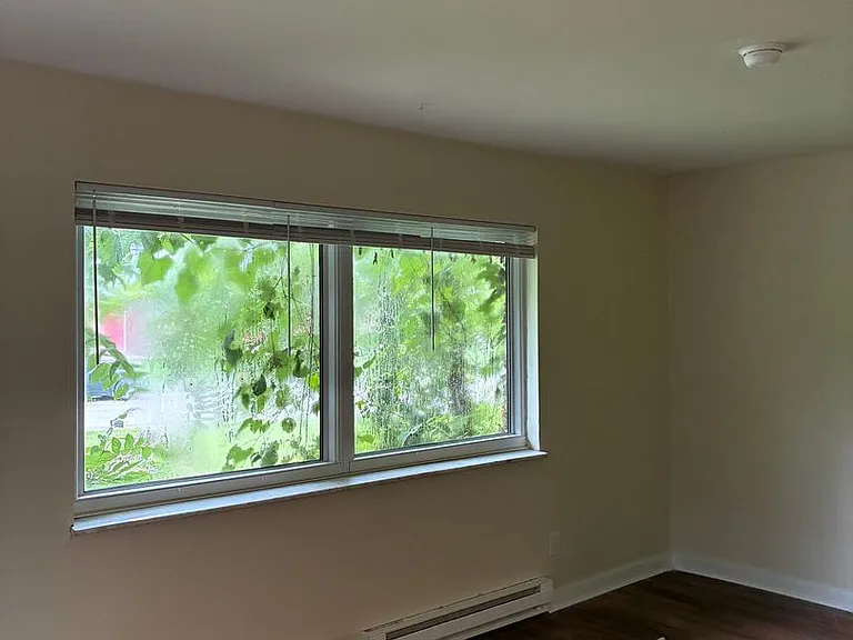 1002 W Cascade Ave — Photo 3