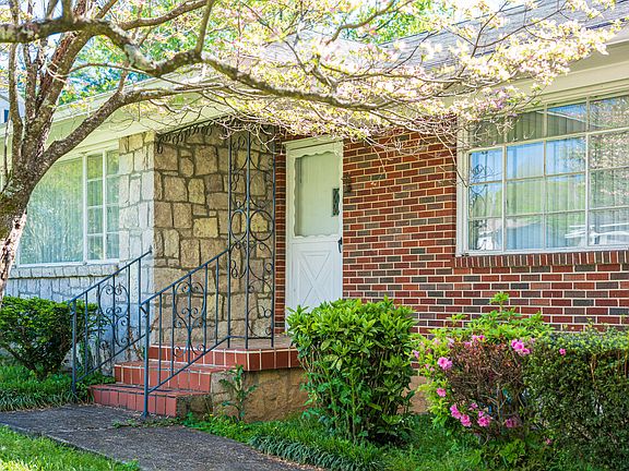 3rd image of 714 Belvoir Ave