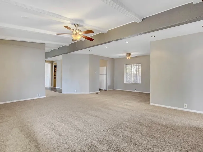 136 Sir Thomas Dr — Photo 5