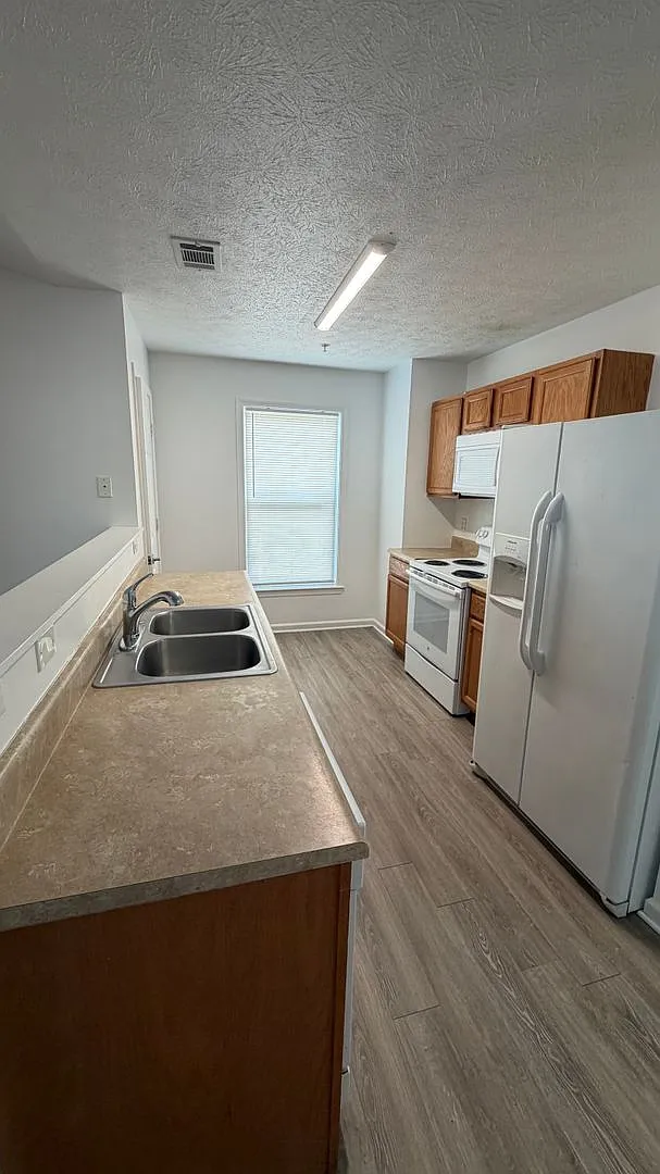 9129 Laird Street — Photo 4