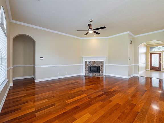 5th image of 13922 Abbey Ln