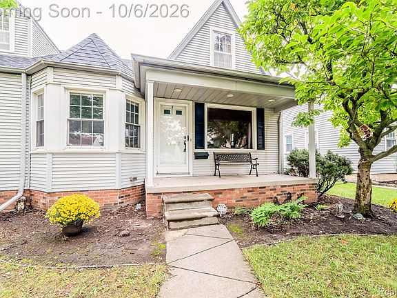 4th image of 1732 Maple St