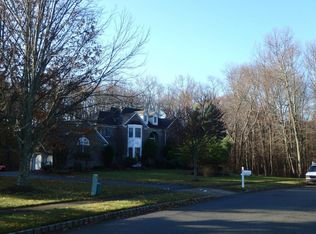 21 Cobblestone Way, Freehold, NJ 07728