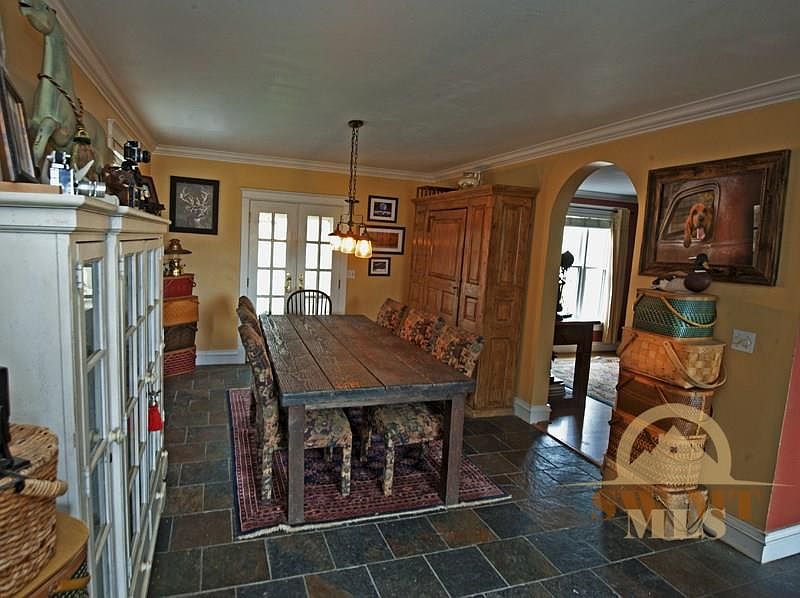 2nd image of 135 Little Bear Rd W