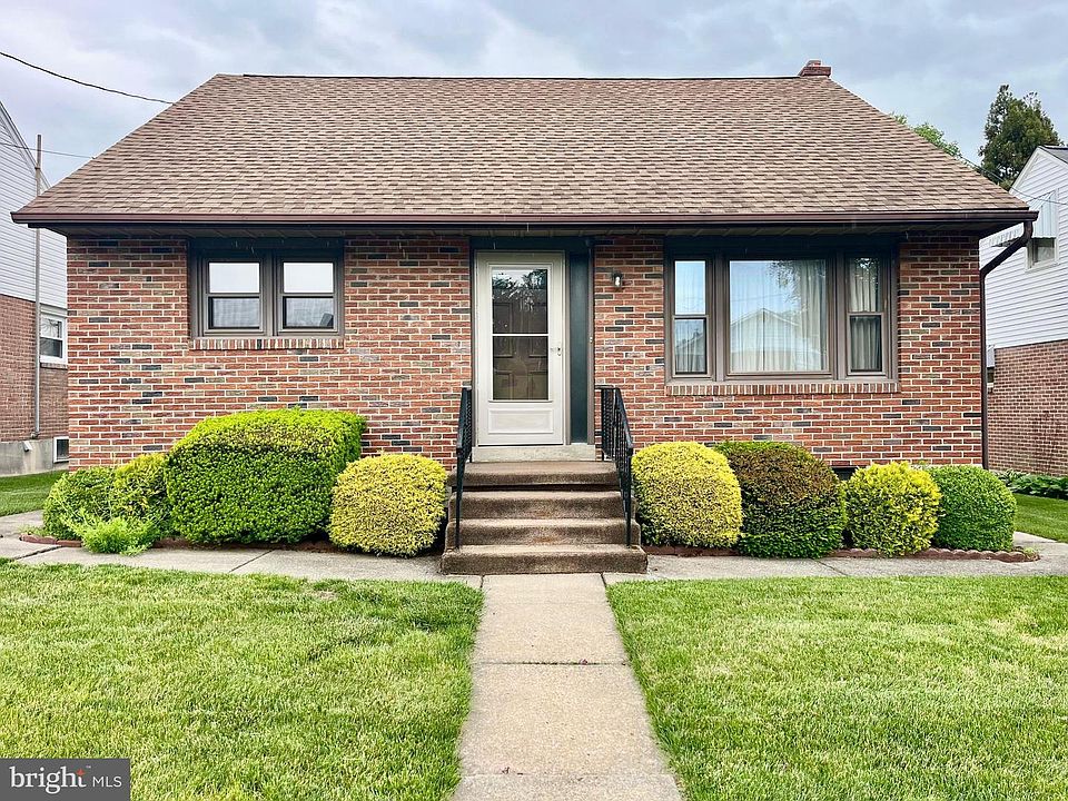 2nd image of 1242 Commonwealth Blvd