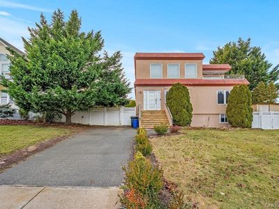 96 5th Avenue, Holtsville, NY, 11742