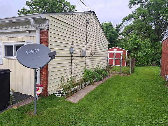 2nd image of 9697 Dunraven Dr