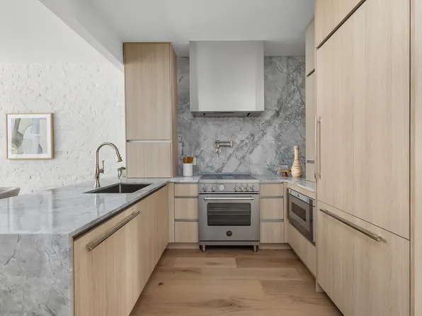 665 De Graw Street image 4 of 10