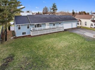 5865 Maple St, Abrams, WI 54101
