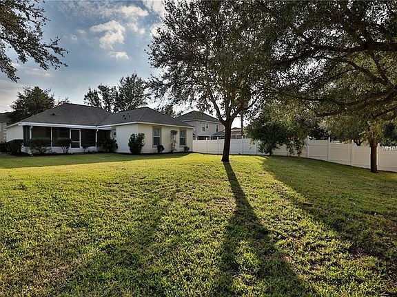 5th image of 31732 Parkdale Dr