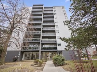 4875 Dundas St W #505, Toronto, ON M9A1B3