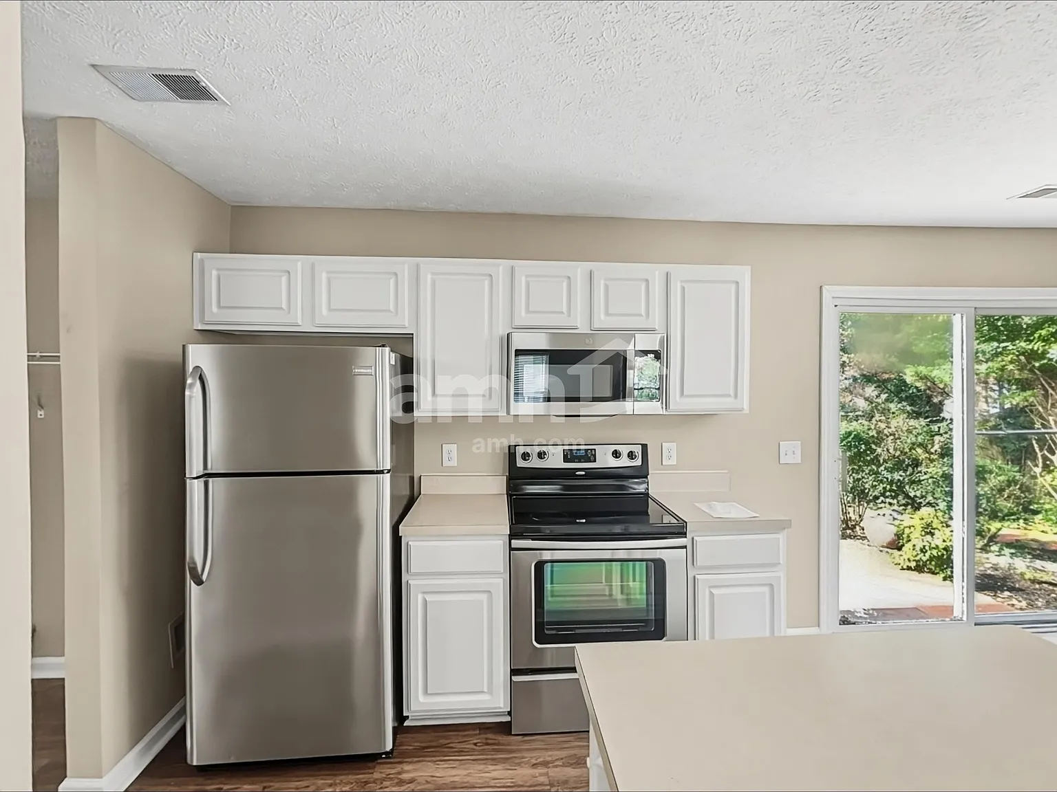 2 bed, 2.5 bath, 1580 sqft, $2,180 — Photo 3