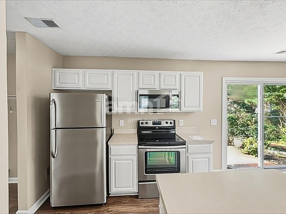 3rd image of 2990 Buckner Ln