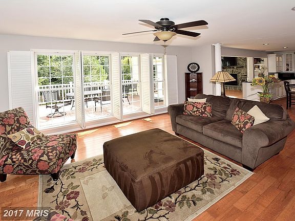 4th image of 8391 Westpointe Dr