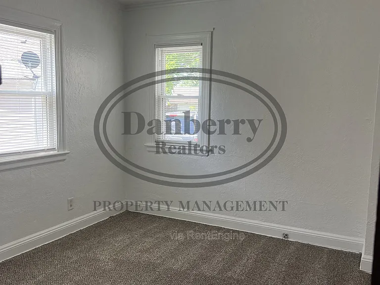 1909 Kensington Rd #1 — Photo 6