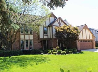 598 Snowmass Dr, Rochester Hills, MI 48309
